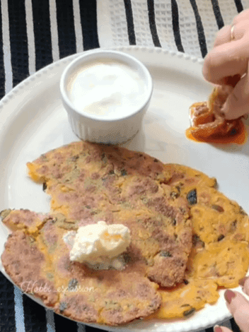 Methi Mooli wali Makki di Roti recipe