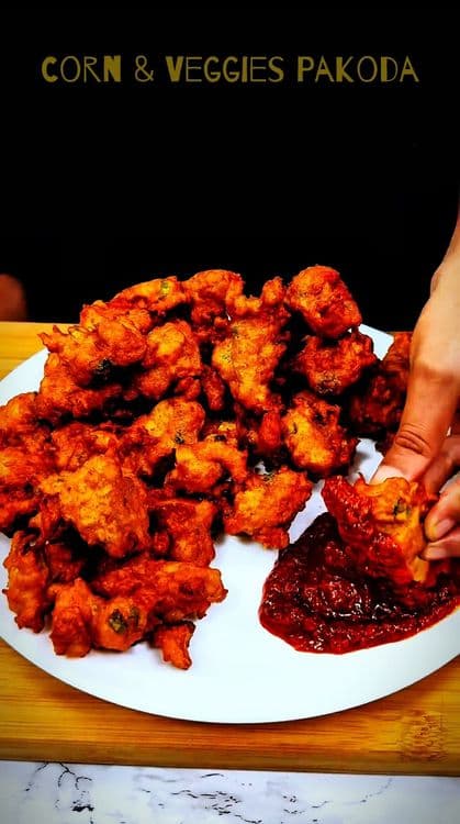 Crispy Corn and Veggies Pakoda recipe