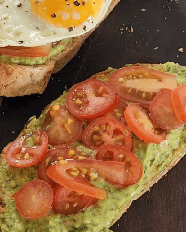 5-Minute Avocado and Basil Creamy Spread recipe