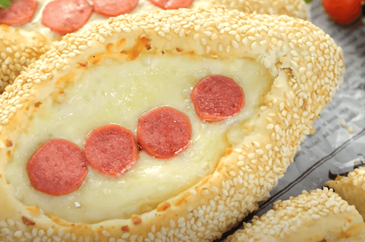 Simit Pizza recipe