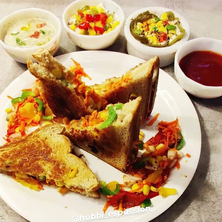 Veggie Cheesy Sandwiches with Dips recipe