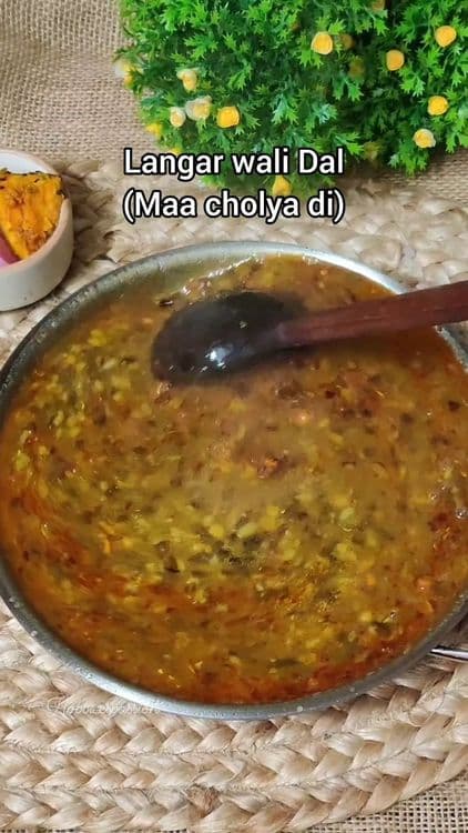 Maa Cholyan Di Dal (Dhabhe Wali Dal) recipe