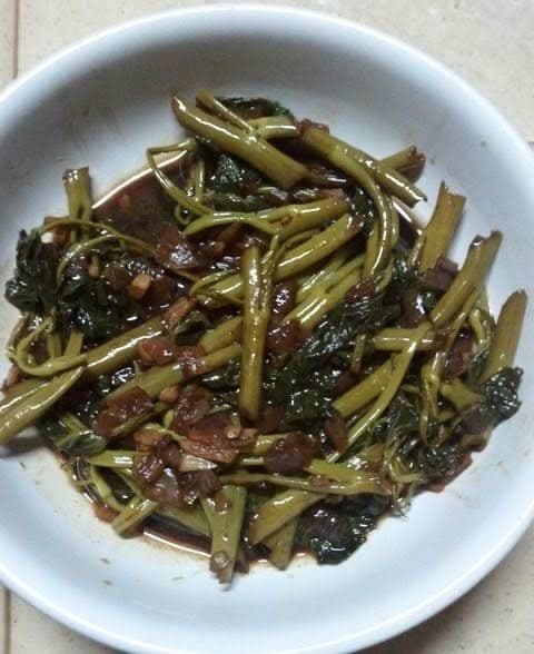 Adobong Kangkong (Water Spinach or Swamp Cabbage) recipe