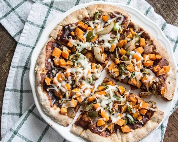 Barbecue Veggie Pita Pizzas recipe